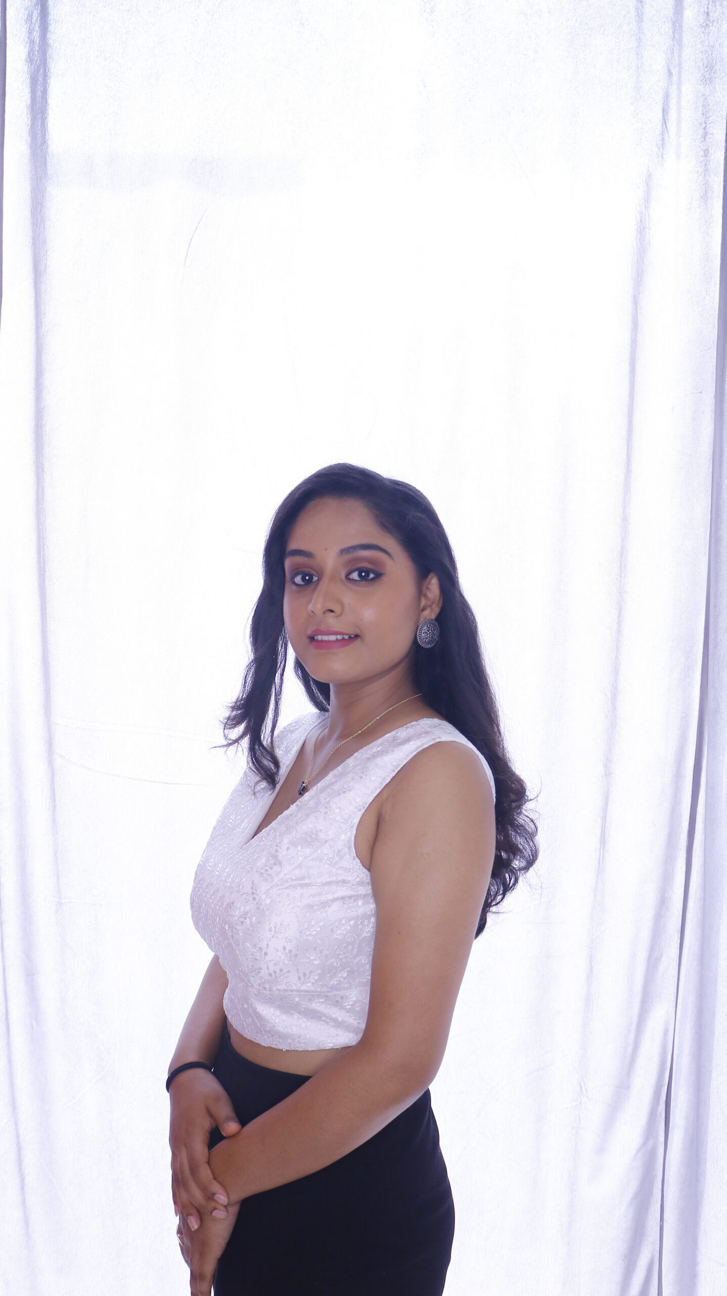 White Sleeveless Blouse - Image 3