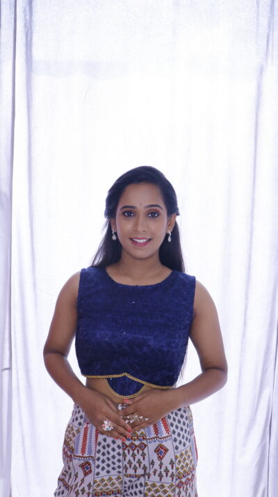 Stylish Sleeveless Printed Blouse with Embroidery - Image 7