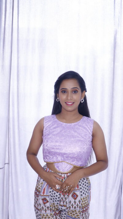 Stylish Sleeveless Printed Blouse with Embroidery - Image 6
